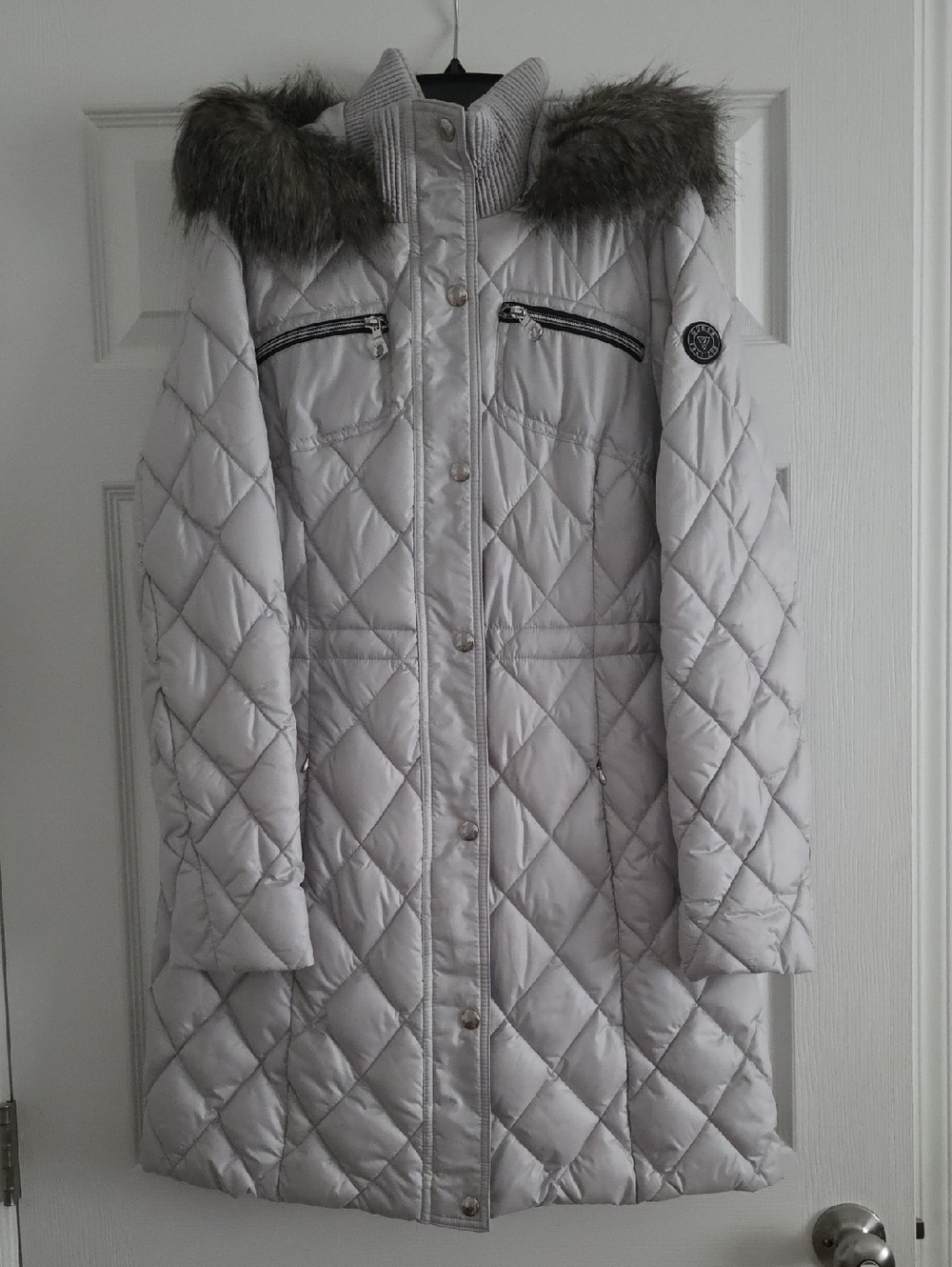 Guess Quilted Long Puffer Coat with Faux-Fur Hood - Light Gray